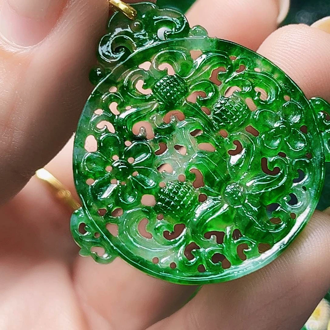 颈饰18K金镶嵌翡翠