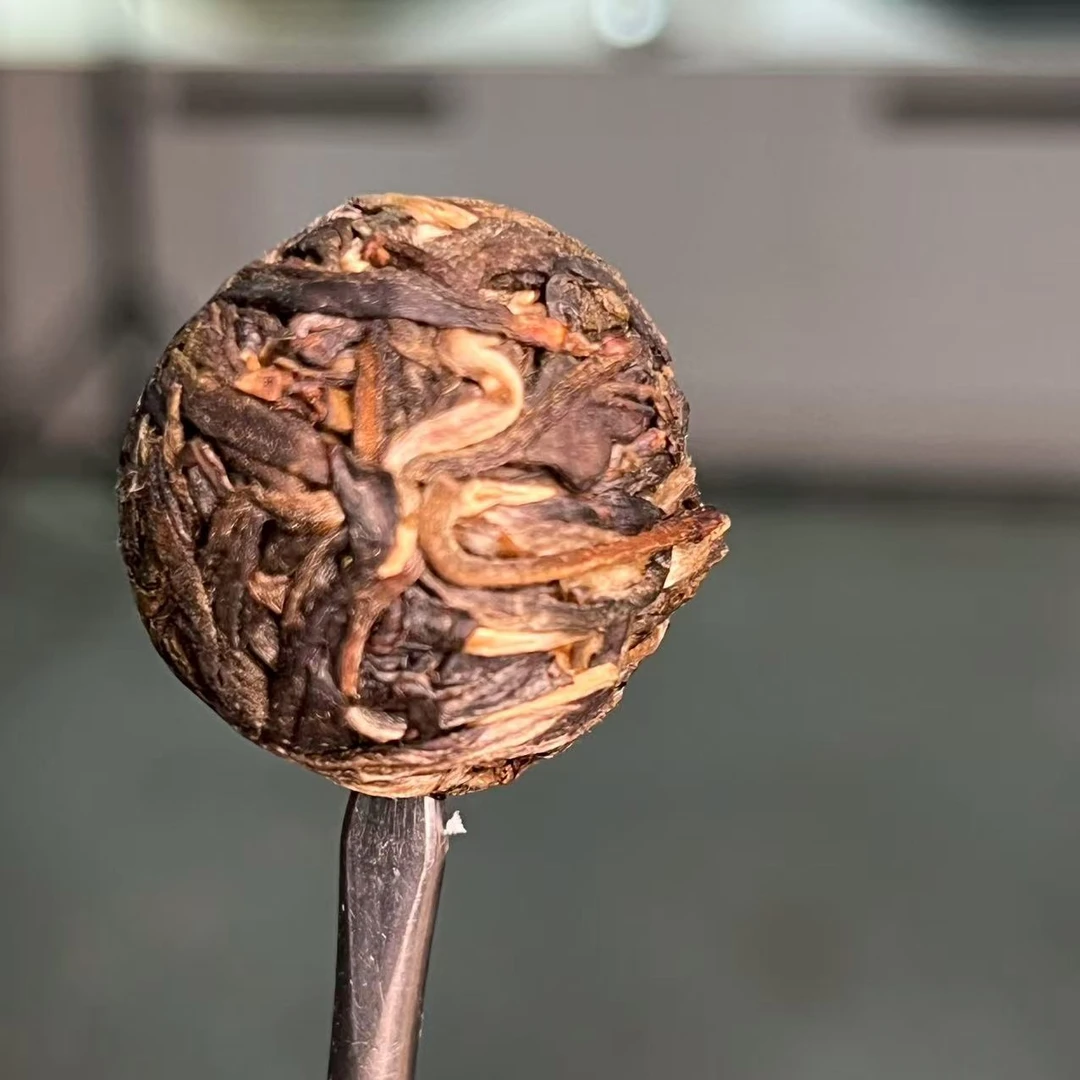 升鸿坊小户赛拉祜寨古树 2018年头春龙珠古法手工制200g一罐生茶