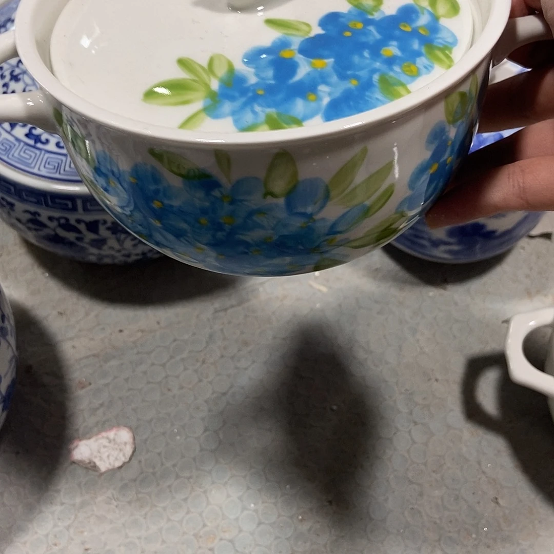 W***J瓷片景德镇陶瓷罐一个