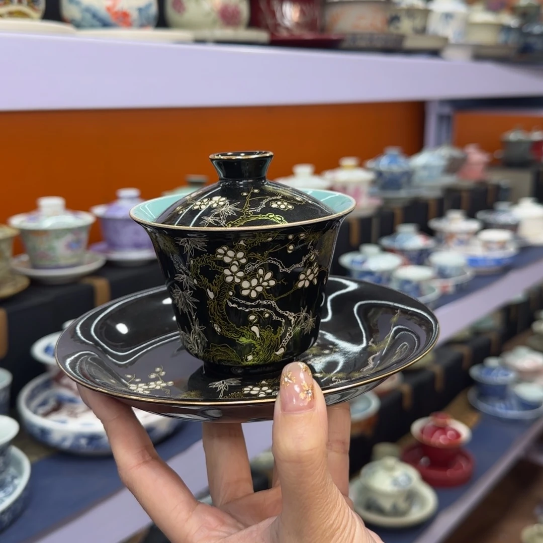 款式哈在文坛掀起轩然大波