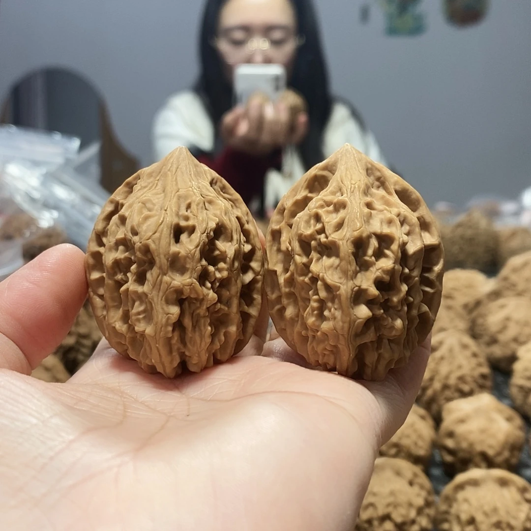 桃核吊坠老树鸡心38黄