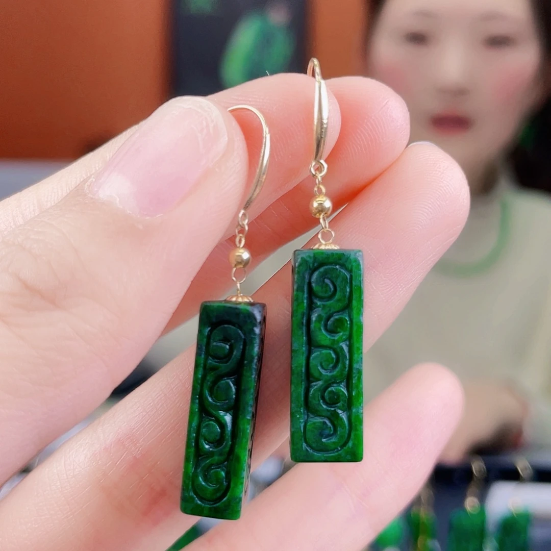 翡翠18K金镶嵌耳饰