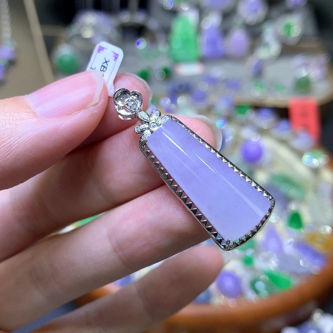 【闪购商品】翡翠颈饰18K金镶嵌翡翠吊坠项链