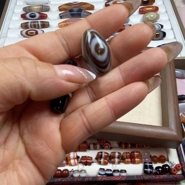 玛瑙/玉髓颈饰合金s****?