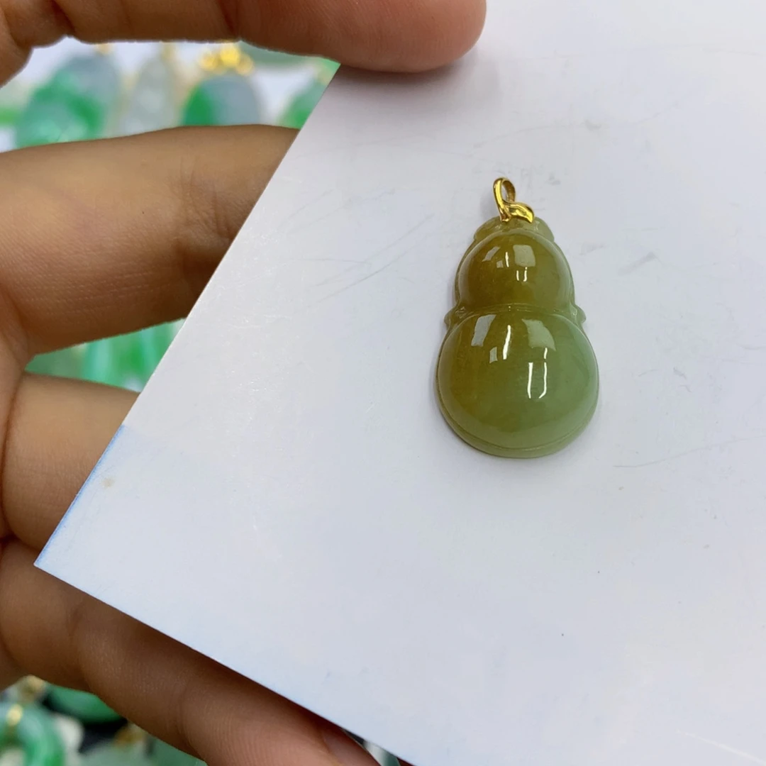 翡翠18K金镶嵌颈饰翡翠