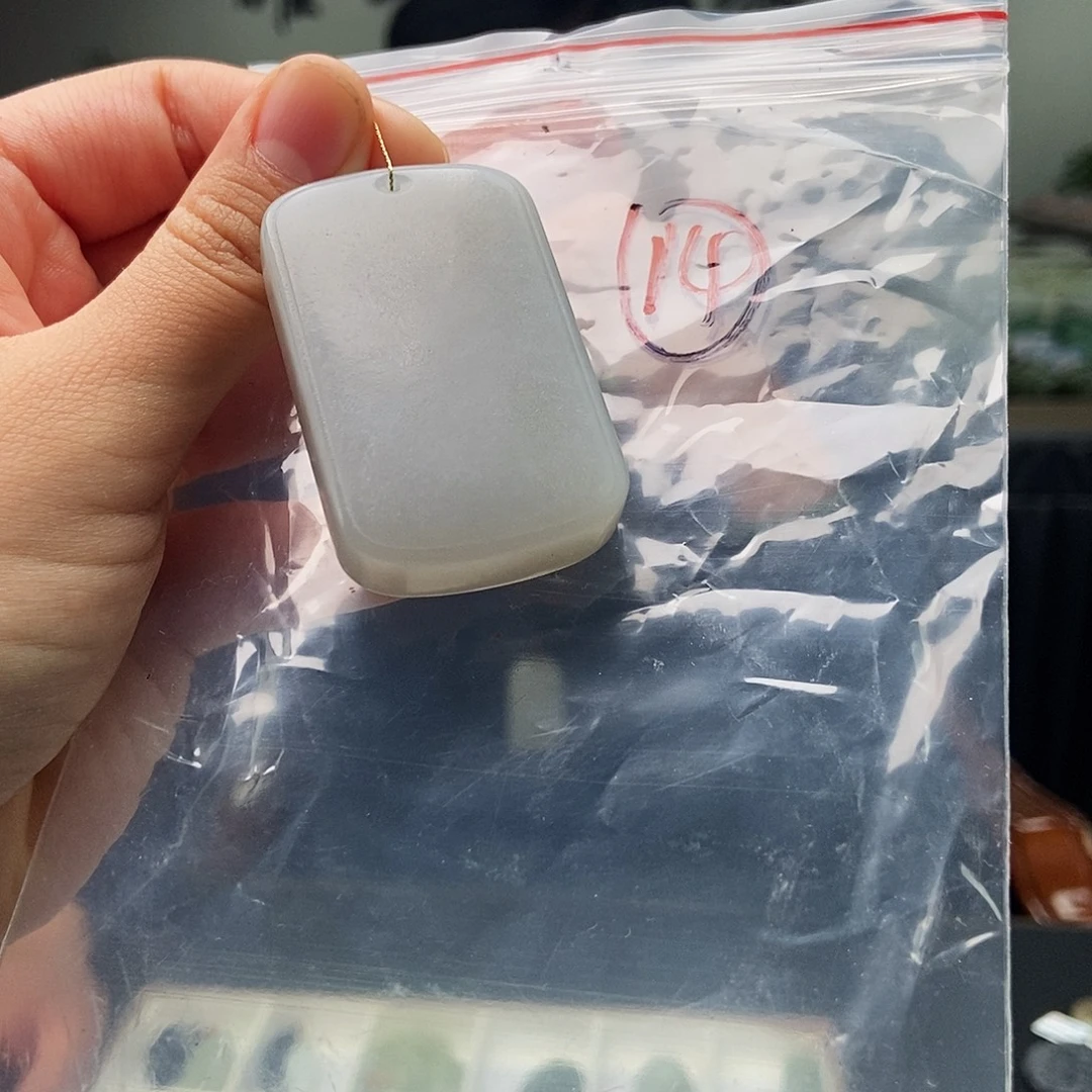 和田玉未镶嵌颈饰颜色多样性发拍一发一