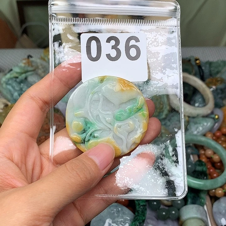 翡翠未镶嵌颈饰•*•翡翠