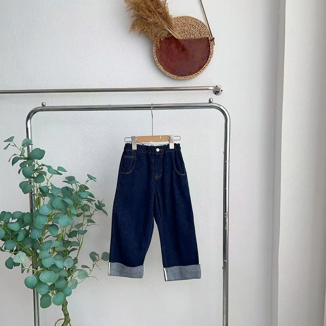 6968而蓝色牛仔裤子