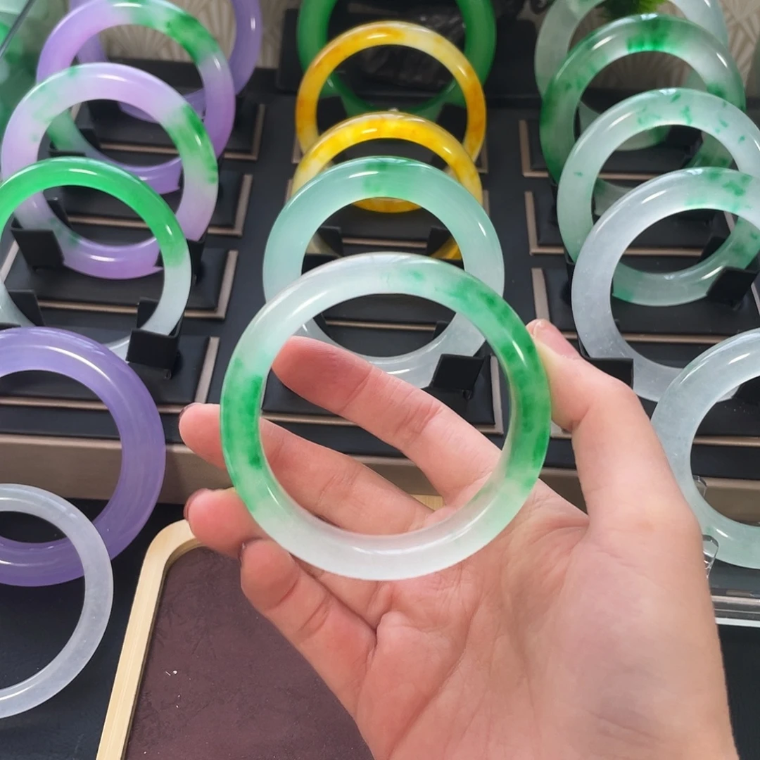 1碧玺（处理）石英岩