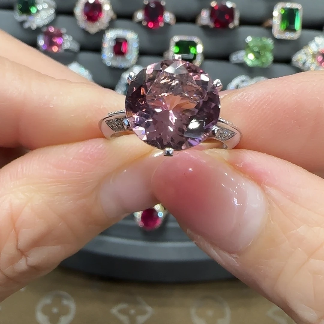 18K金镶嵌碧玺戒指4.2ct