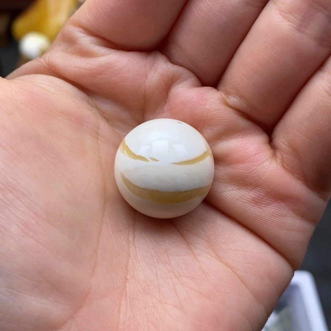 定制琥珀未镶嵌蜜蜡