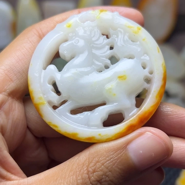 颈饰未镶嵌和田玉