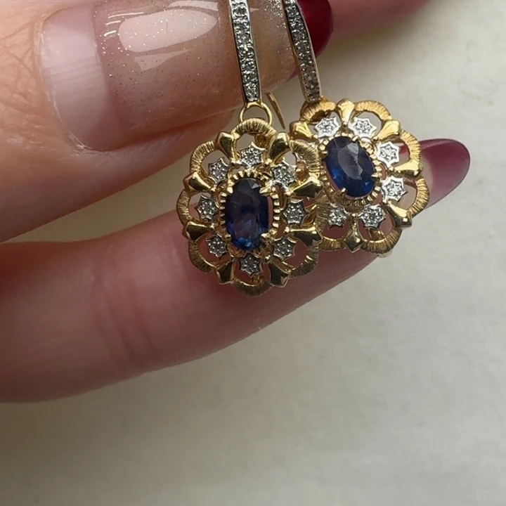 蓝宝石耳环18K金镶嵌