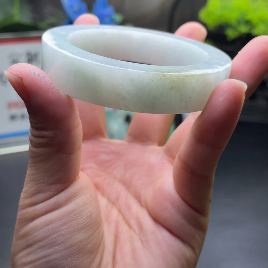 定制翡翠未镶嵌手镯