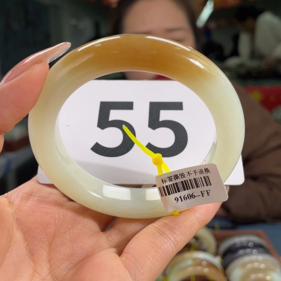 和田玉手镯未镶嵌湉*