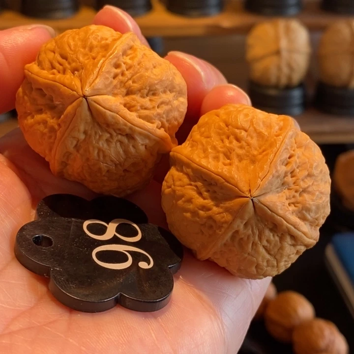 玩***爷铁核桃钻石四棱38尺