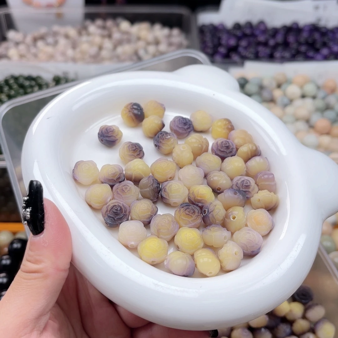 白玉菩提吊坠z12mm10颗。双色山茶花 微瑕