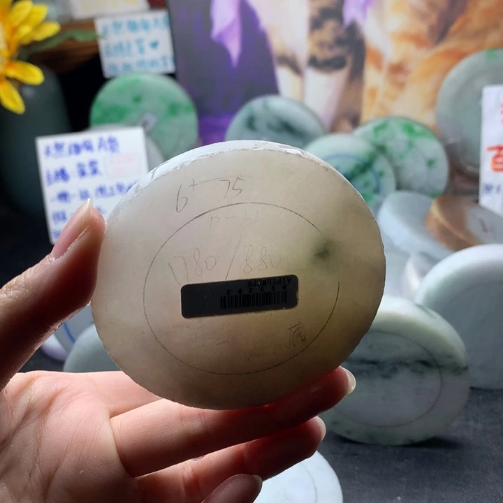 定制翡翠未镶嵌手镯