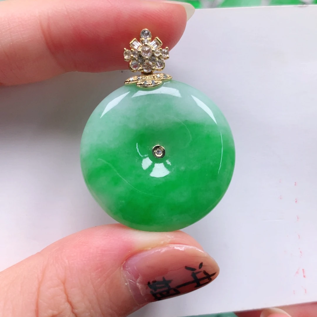 颈饰18K金镶嵌翡翠天然翡翠