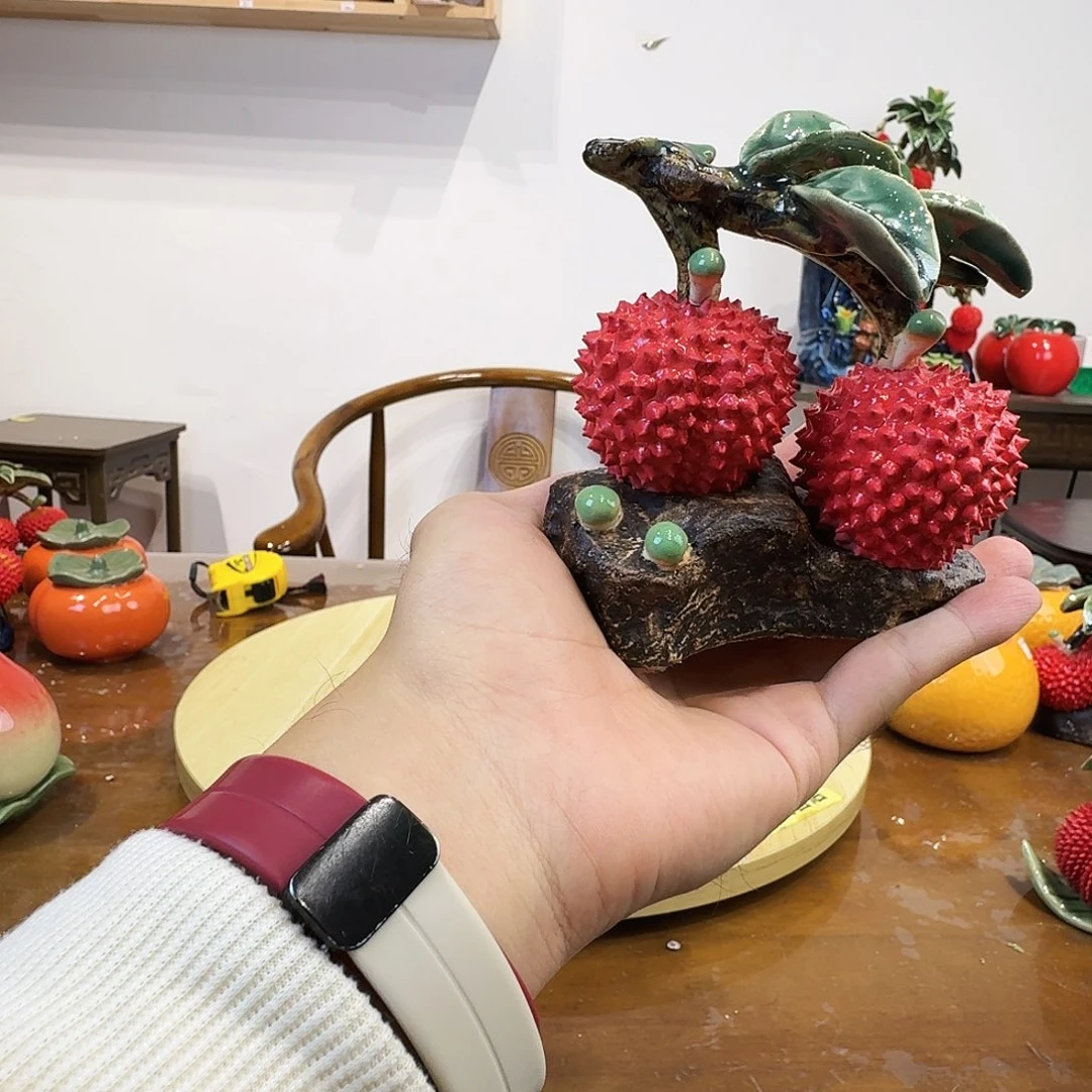 陶瓷双荔枝摆件的