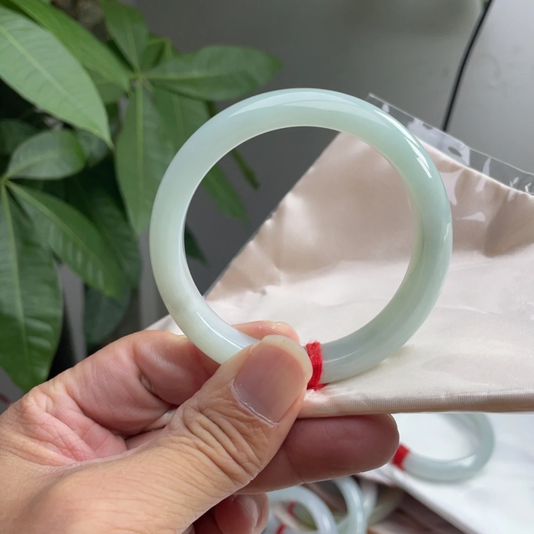 翡翠未镶嵌手镯58.3糯化晴底