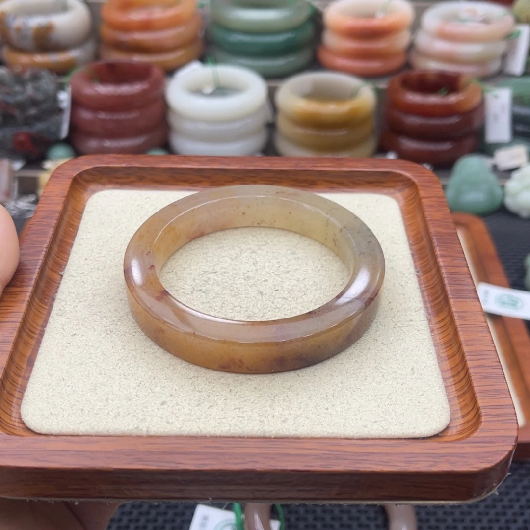 石英质玉未镶嵌手镯