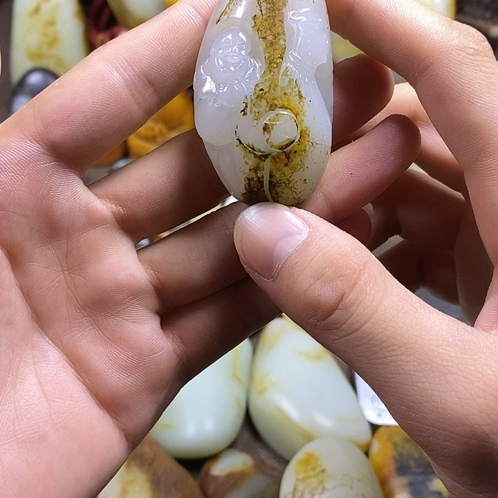 和田玉未镶嵌挂件