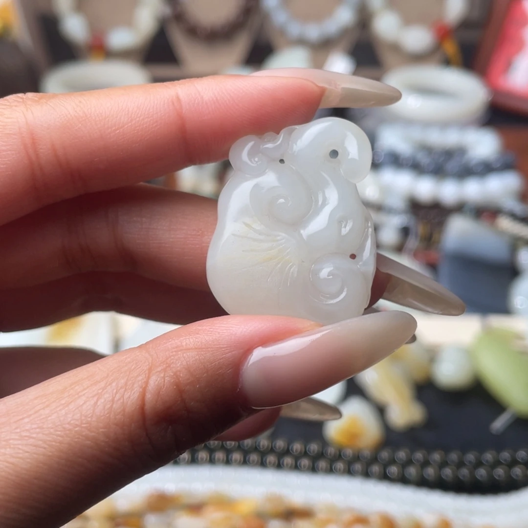 和田玉未镶嵌车挂