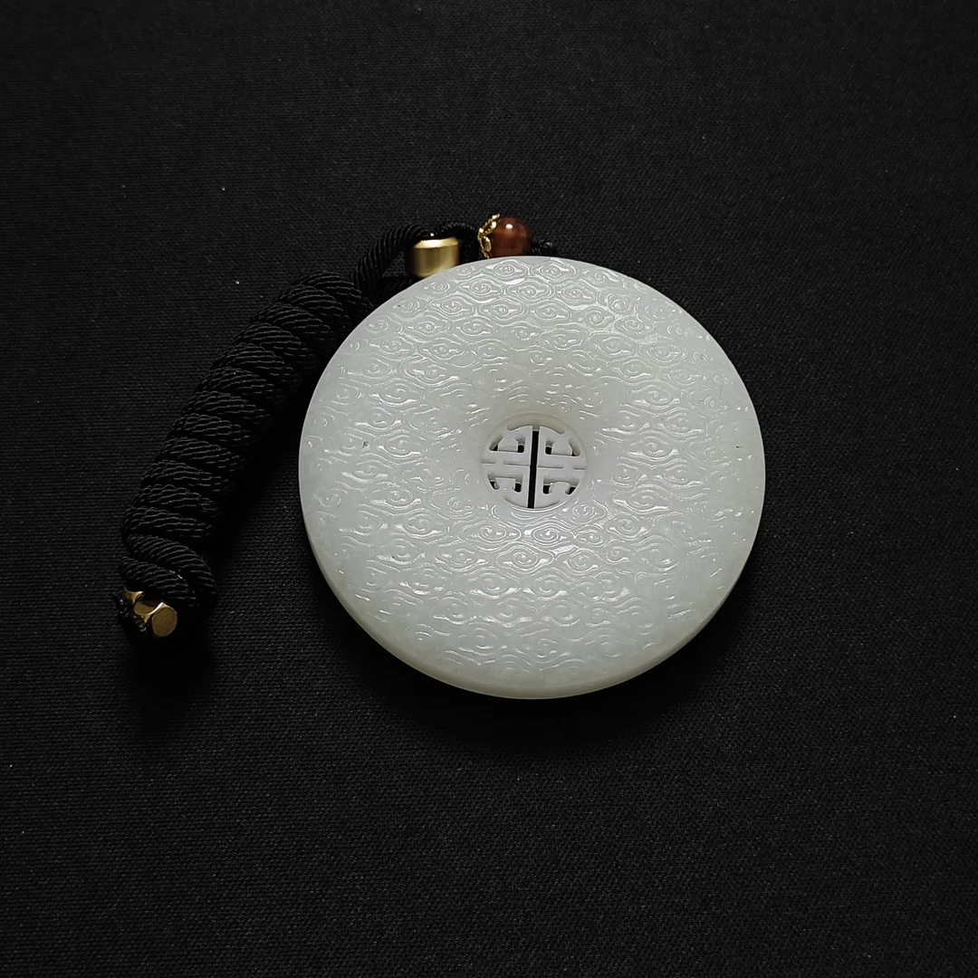 RC01071创汇期和田白玉祥云纹玉璧