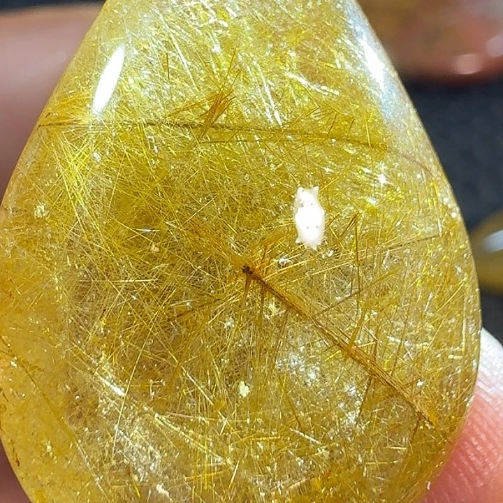 未镶嵌颈饰水晶海