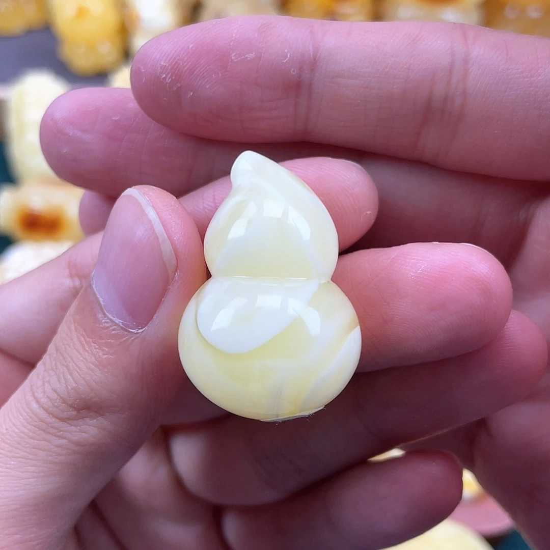 琥珀裸石未镶嵌蜜蜡