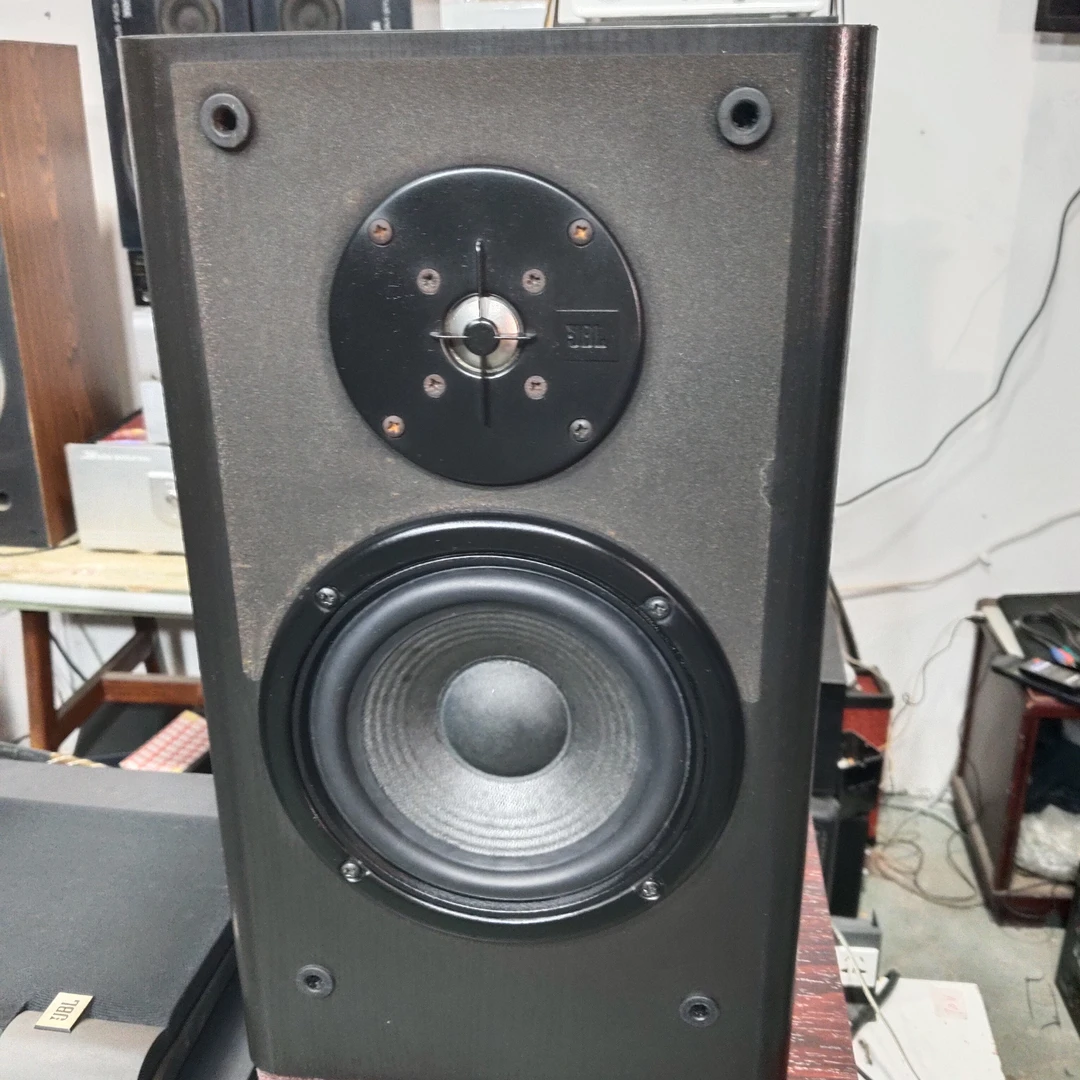 美国进口品牌，6.5寸两分频，型号是LX300，一对不包邮