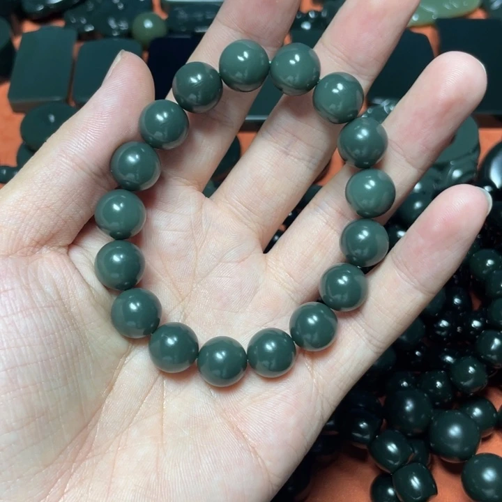 和田玉未镶嵌颈饰威**生