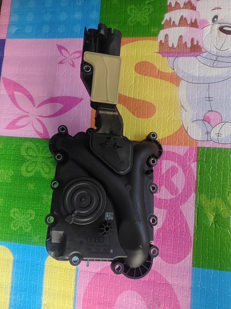 奥迪A62.4 2.5 2.8原厂油水分离器