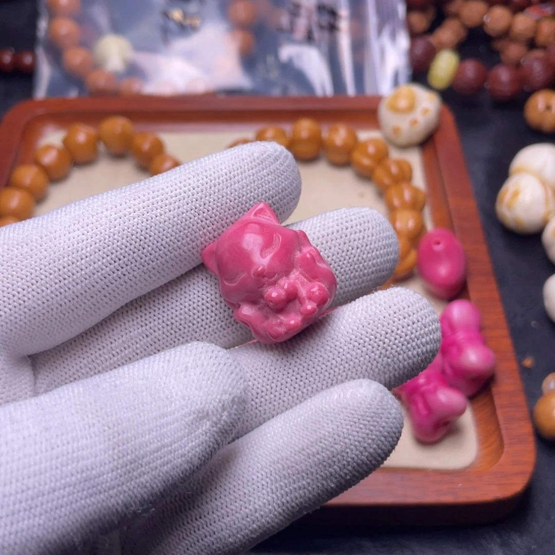 吊坠猴头核桃M****头猴头配饰粉色九尾狐