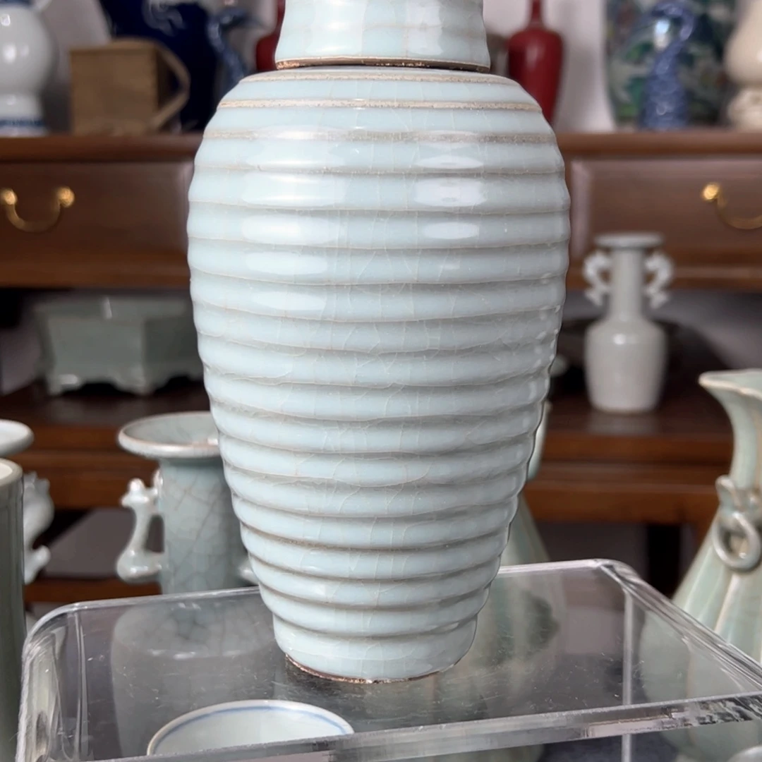 瓷片凤**人陶瓷旋纹梅瓶