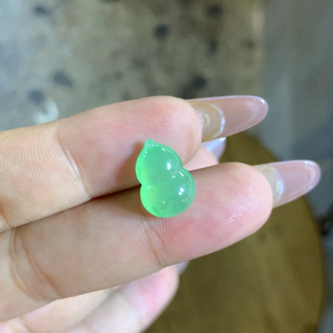 翡翠未镶嵌颈饰超甜绿葫芦