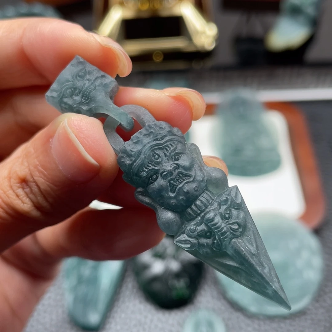 定制翡翠未镶嵌龙王翡翠