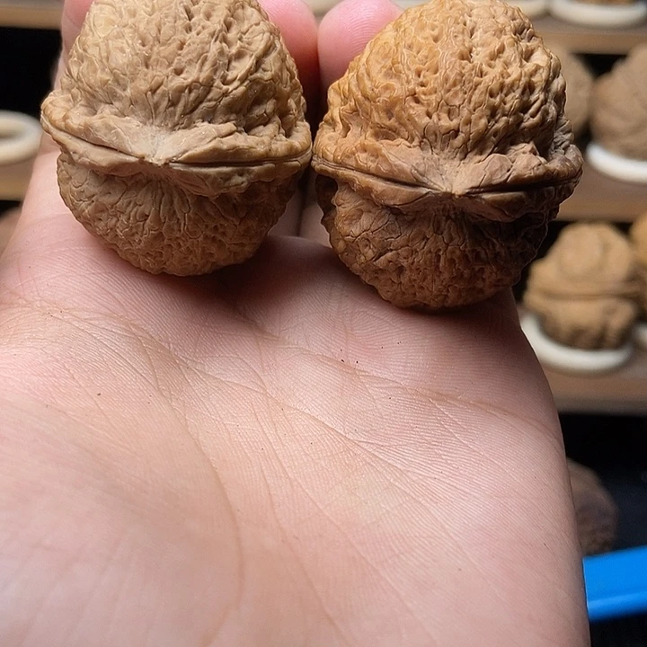 文玩核桃吊坠罗汉头