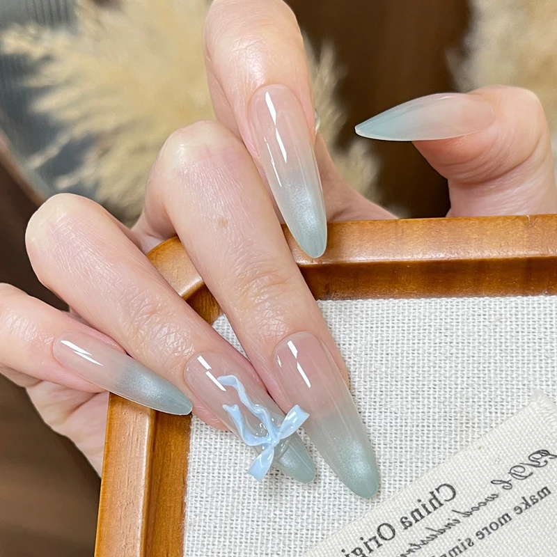 ins爆款美甲甲片蓝色玻璃珠渐变蝴蝶结长尖猫眼爆闪玻璃珠美甲片