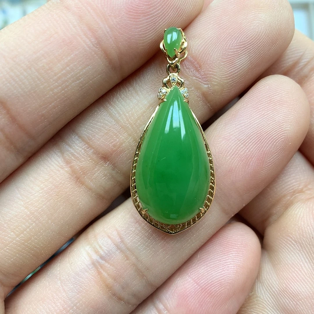 和田玉（碧玉）18K金镶嵌颈饰12×23