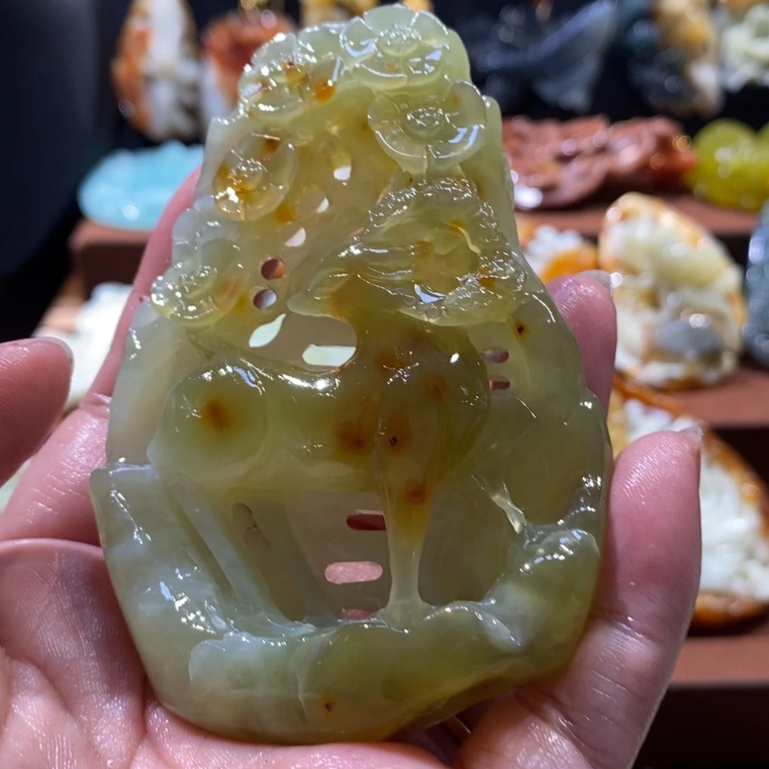 蛇纹石玉颈饰未镶嵌