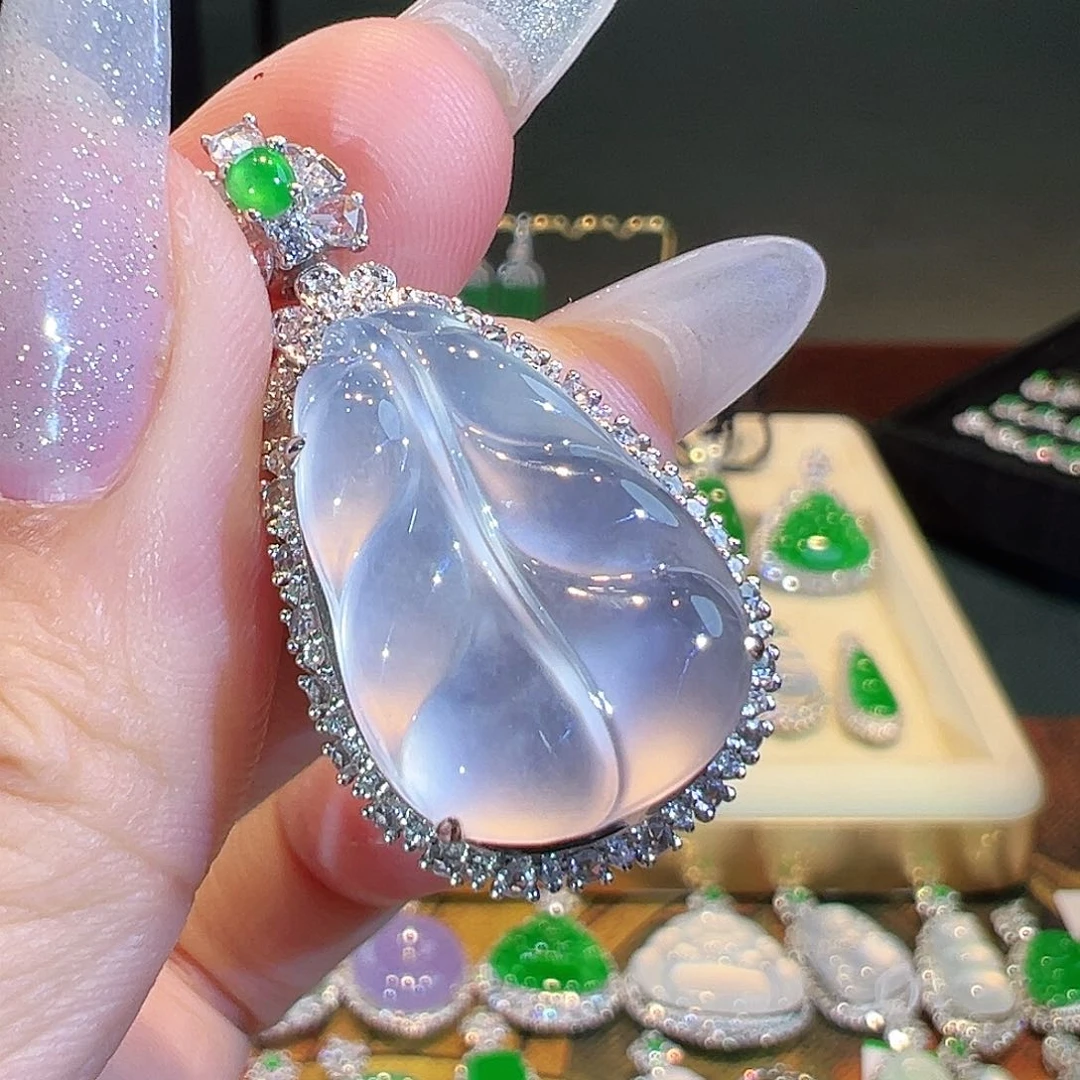 翡翠吊坠(不含链)18K金镶嵌翡翠