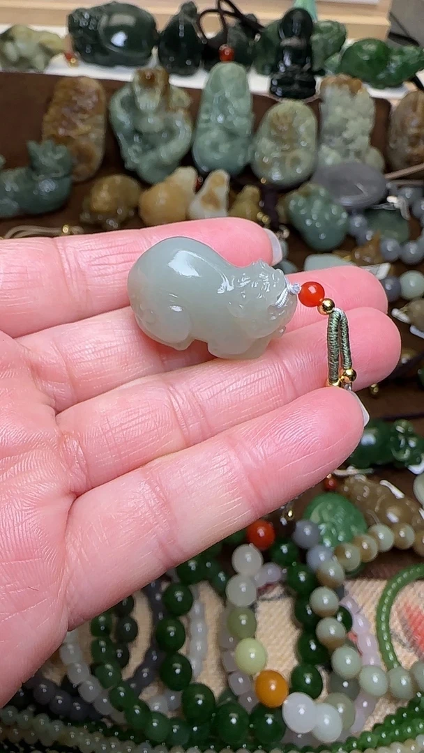 和田玉貔貅吊坠挂件