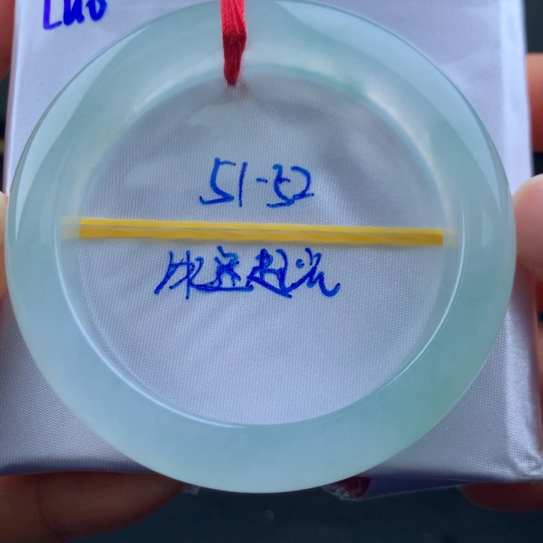 翡翠未镶嵌手镯冰透起光全条一致