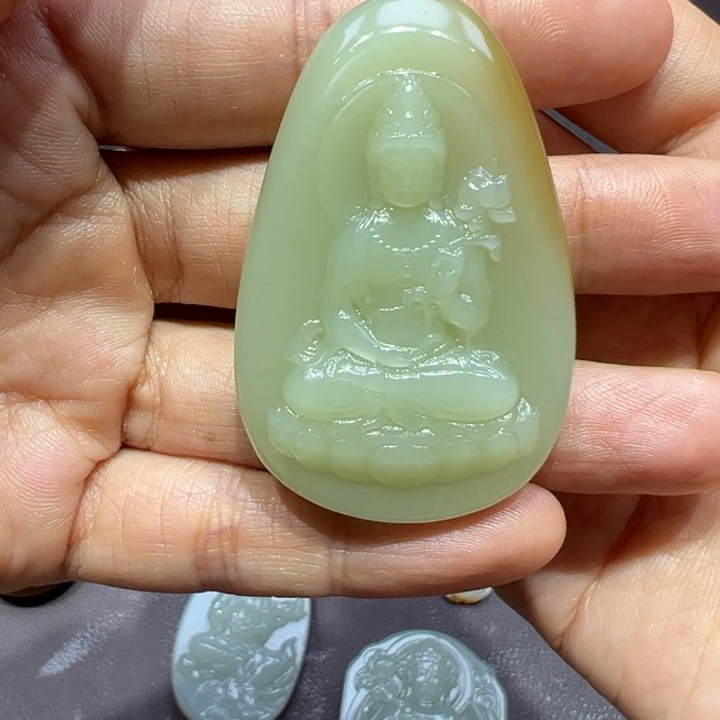 和田玉未镶嵌颈饰且末观音