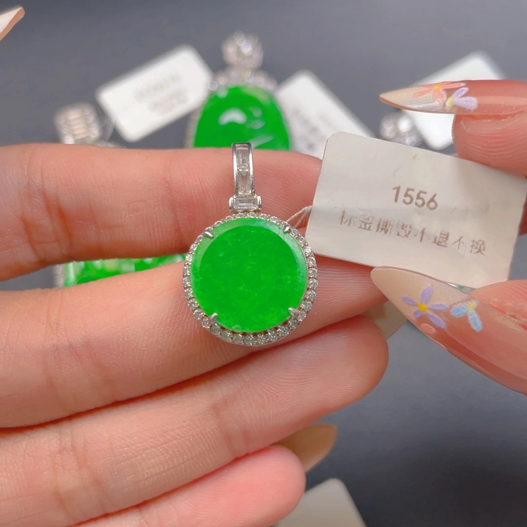 【闪购商品】颈饰银S925镶嵌翡翠翡翠