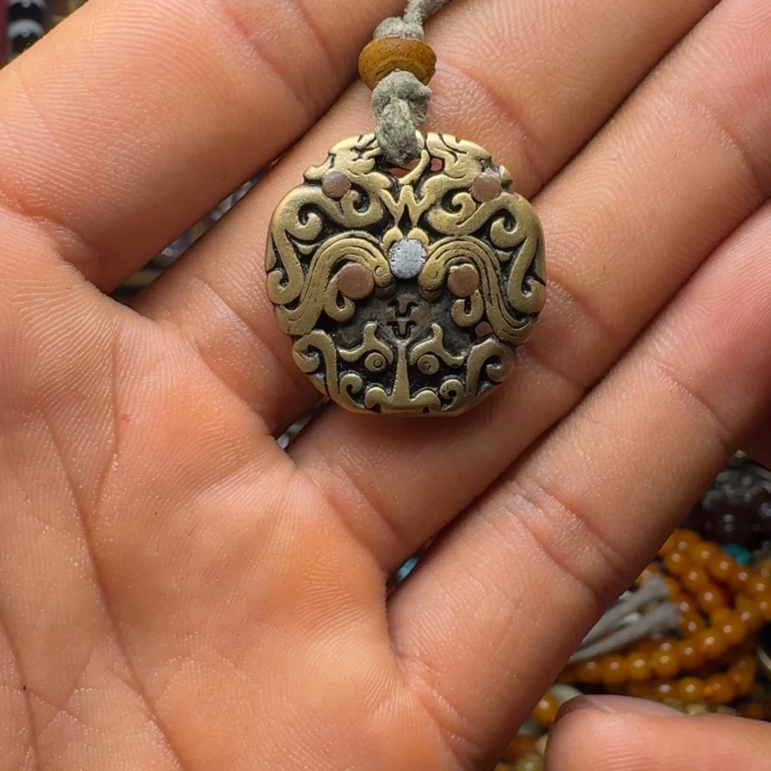 黄利马铜材质小侧挂