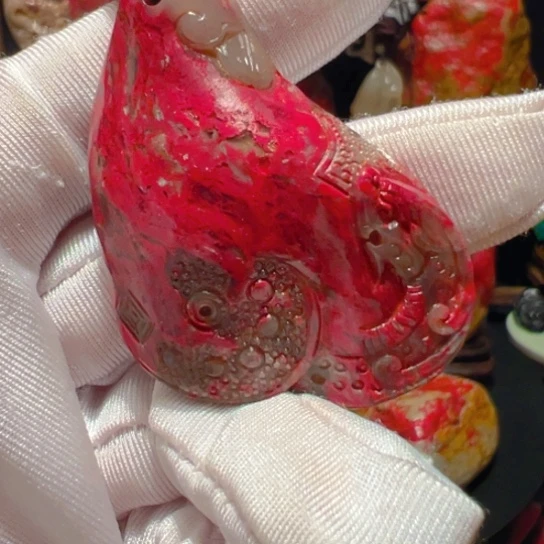 昌化鸡血石小****8精品挂件