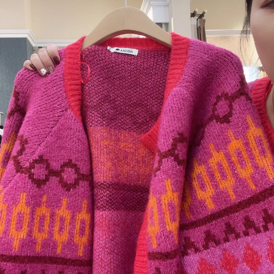 爱心扣彩色针织毛衣外套